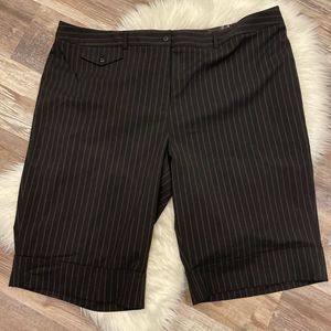 Lane Bryant NWT black cuffed pinstripe Bermuda shorts with pockets 28